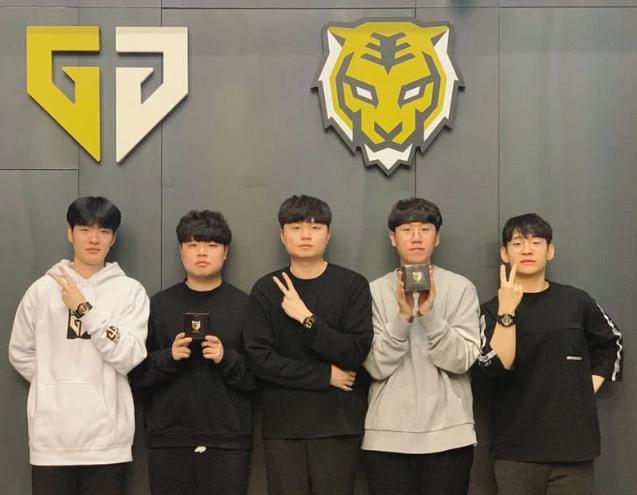 一上来就压 一上来就压