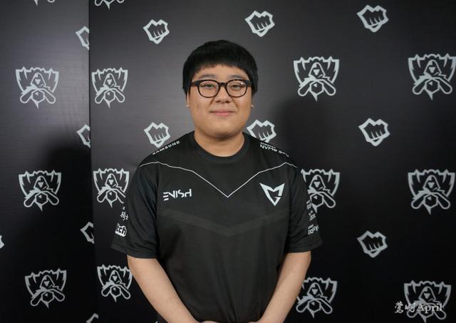 但他们在上 但他们在上