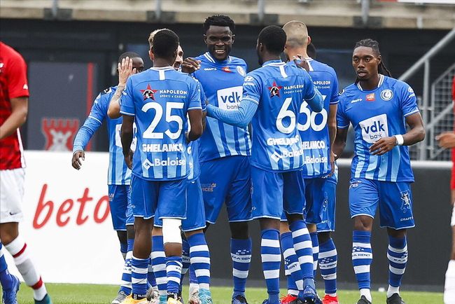 而与他并肩 而与他并肩